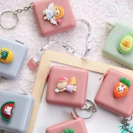 NM Store® Sevimli Yumuşak Stickerli 150 cm Uzunluğunda Pratik Taşınabilir Çanta Boy Anahtarlıklı Mezura