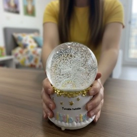 Pilli Işıklı Müzikli Kar Küresi–Pony At Figürlü Eğlenceli Masaüstü Biblo, LED Aydınlatmalı Dekoratif Hediyelik Kar Küresi