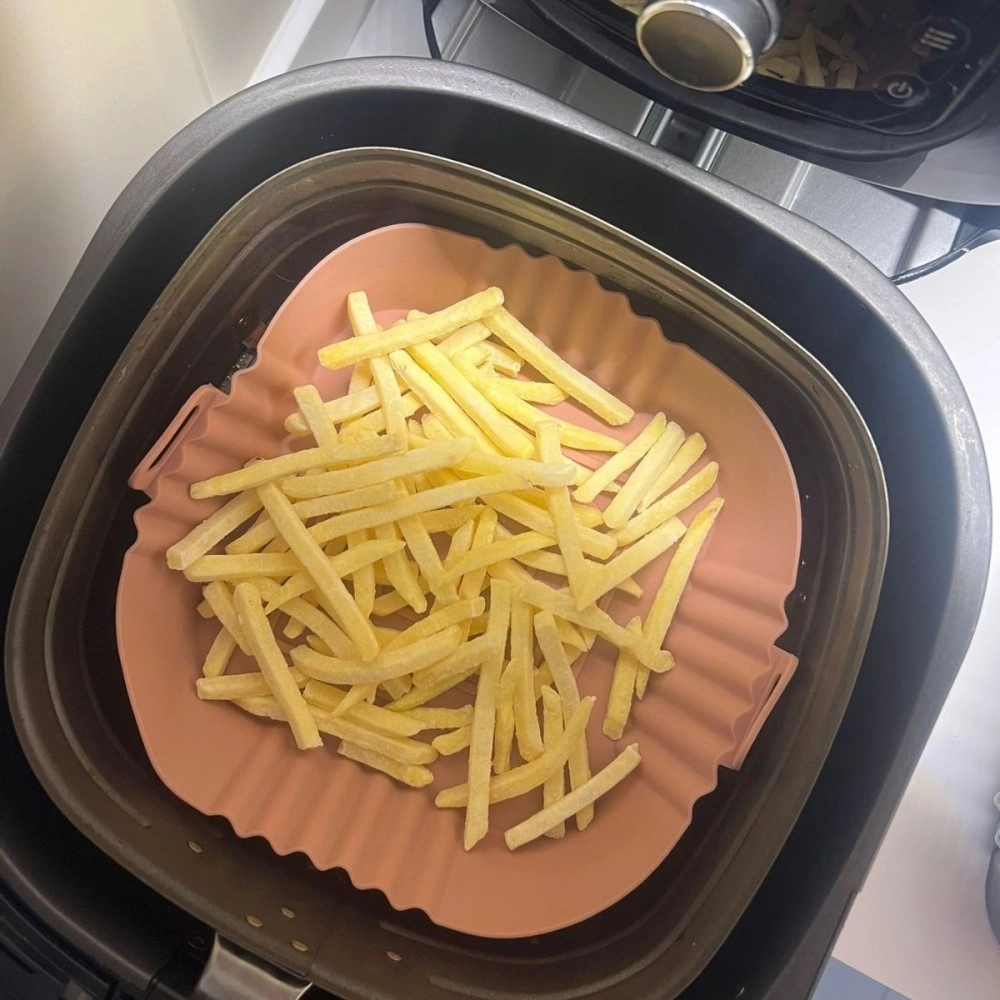 NM Store® Renkli Isıya Dayanıklı Yıkanılabilir Silikon Fırın Ve Airfryer Kare Model Pişirme Matı 20 Cm