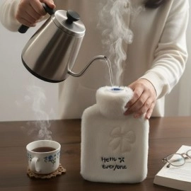 Hello Everyone Yazılı Kurdeleli Beyaz Peluş Sıcak Su Torbası 1 Lt – Yumuşak Kılıf, Uzun Süre Sıcak Tutan Termal Su Torbası