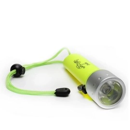 NM Store® Süper Parlak LED Su Altı Dalış Feneri – Taşınabilir, Su Geçirmez ve Darbeye Dayanıklı El Feneri